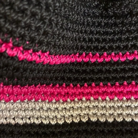 The Sak Black and Pink “QUEEN”Crochet Shoulder Bag - Picture 4 of 16